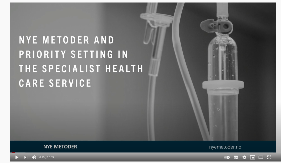 Et nærbilde av en sprøyte og et rør